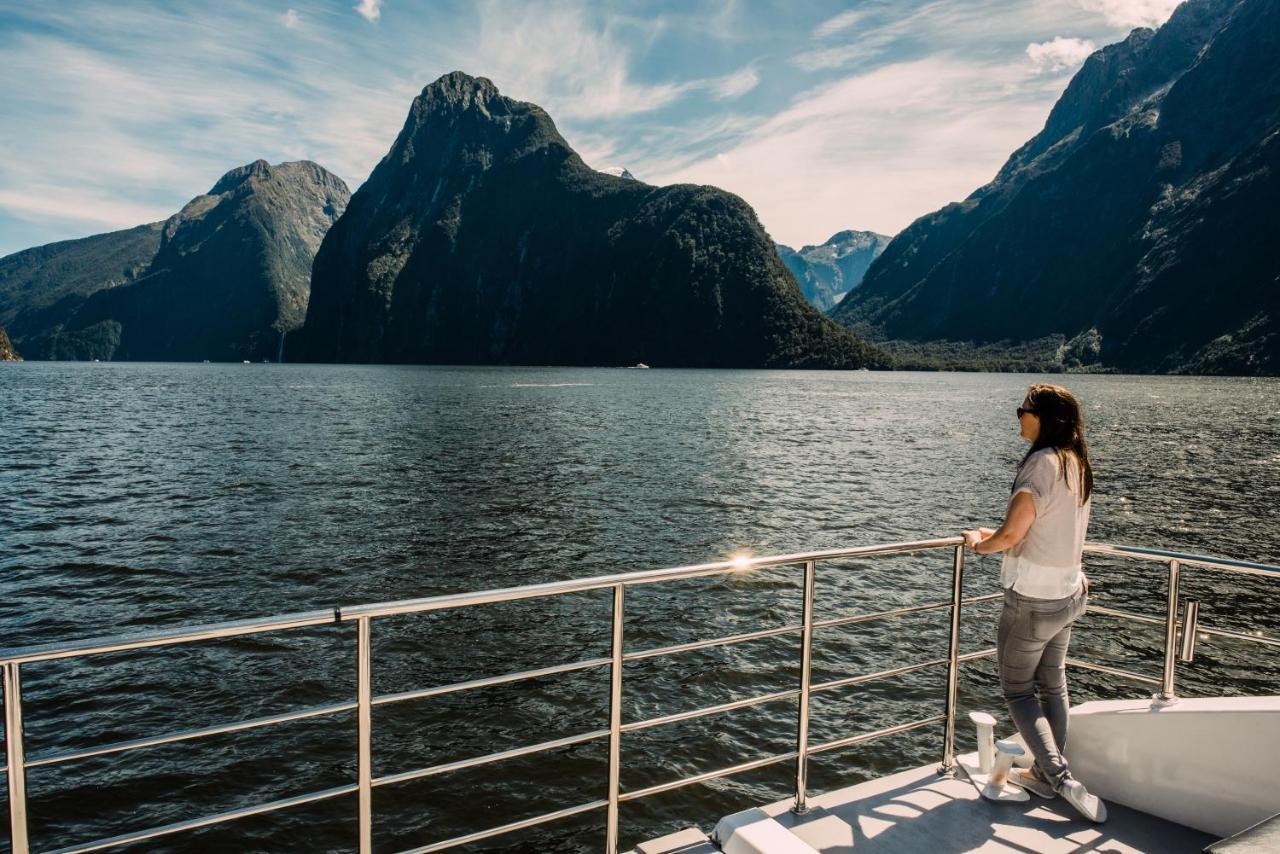 Milford Sound Overnight Cruise - Fiordland Discovery Екстериор снимка